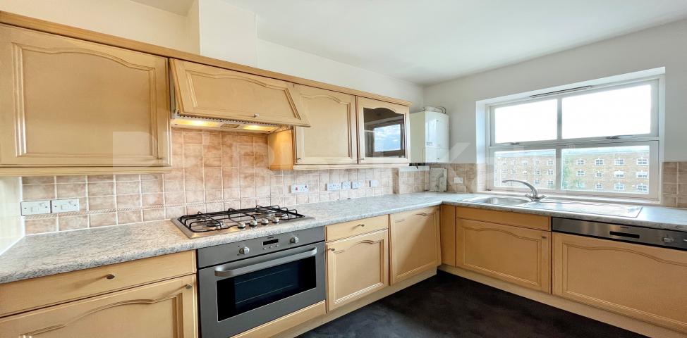 			LET , 3 Bedroom, 2 bath, 0 reception Apartment			 Leathermarket Court - Leathermarket Street, London Bridge